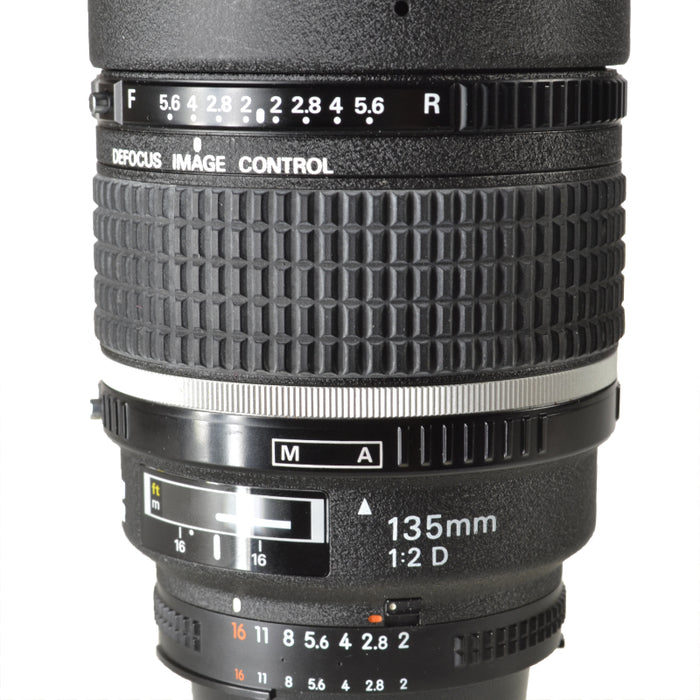 NIKON AF 135mm F 2 DEFOCUS CONTROL- USATO