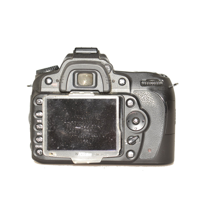 NIKON D90 + 24-120mm con circa 7100 scatti effettuati- USATO